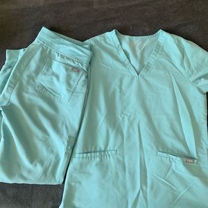 Figs S Casma 3 Pocket Scrub Top